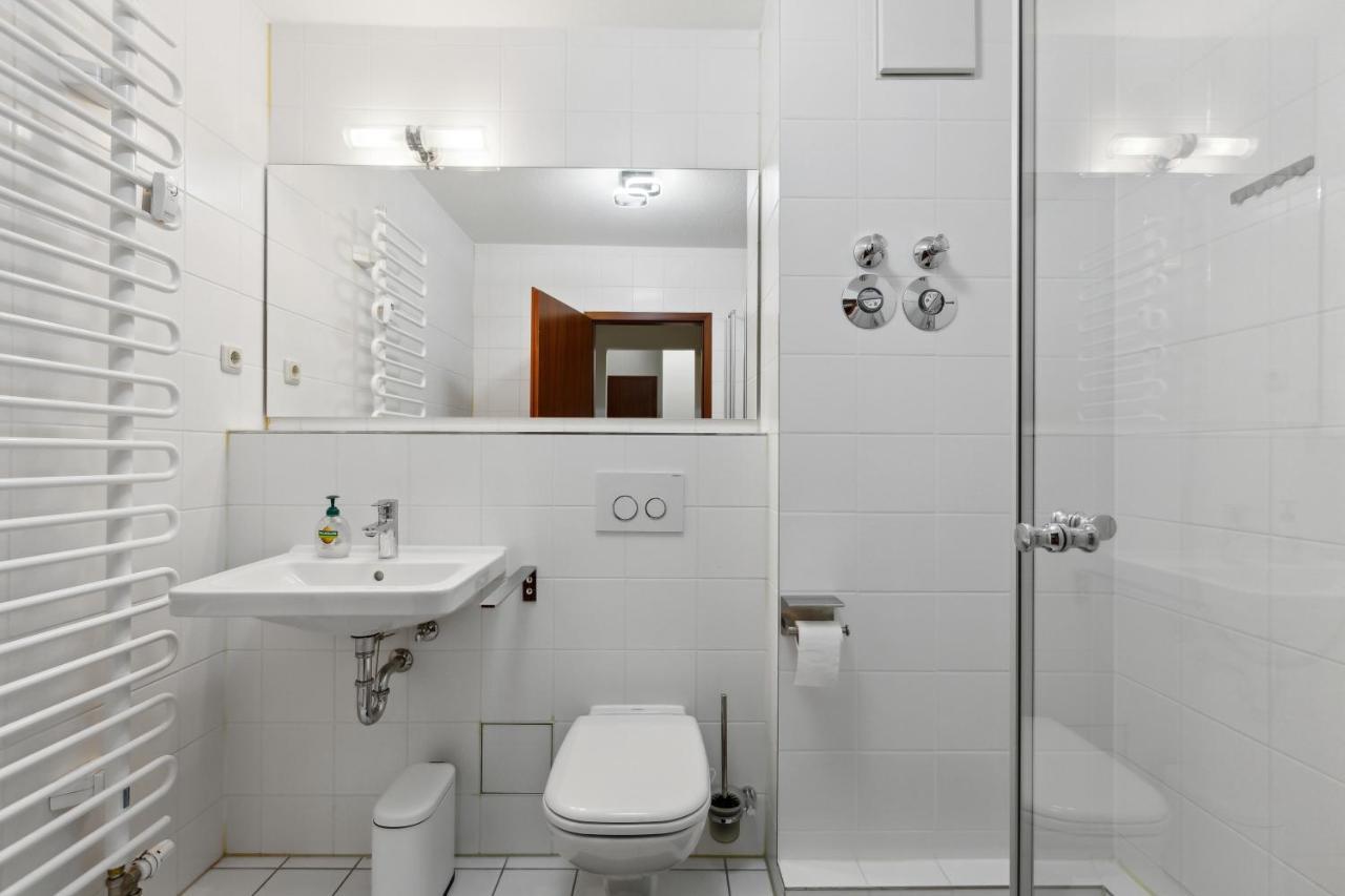 Eindrucksvolle Zwei-zimmer-wohnung Mit Balkon Und Grosser Kueche Leipzig