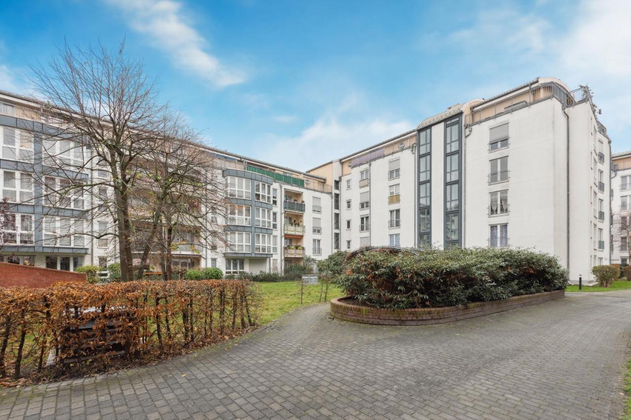 Apartment Eindrucksvolle Zwei-zimmer-wohnung Mit Balkon Und Grosser Kueche